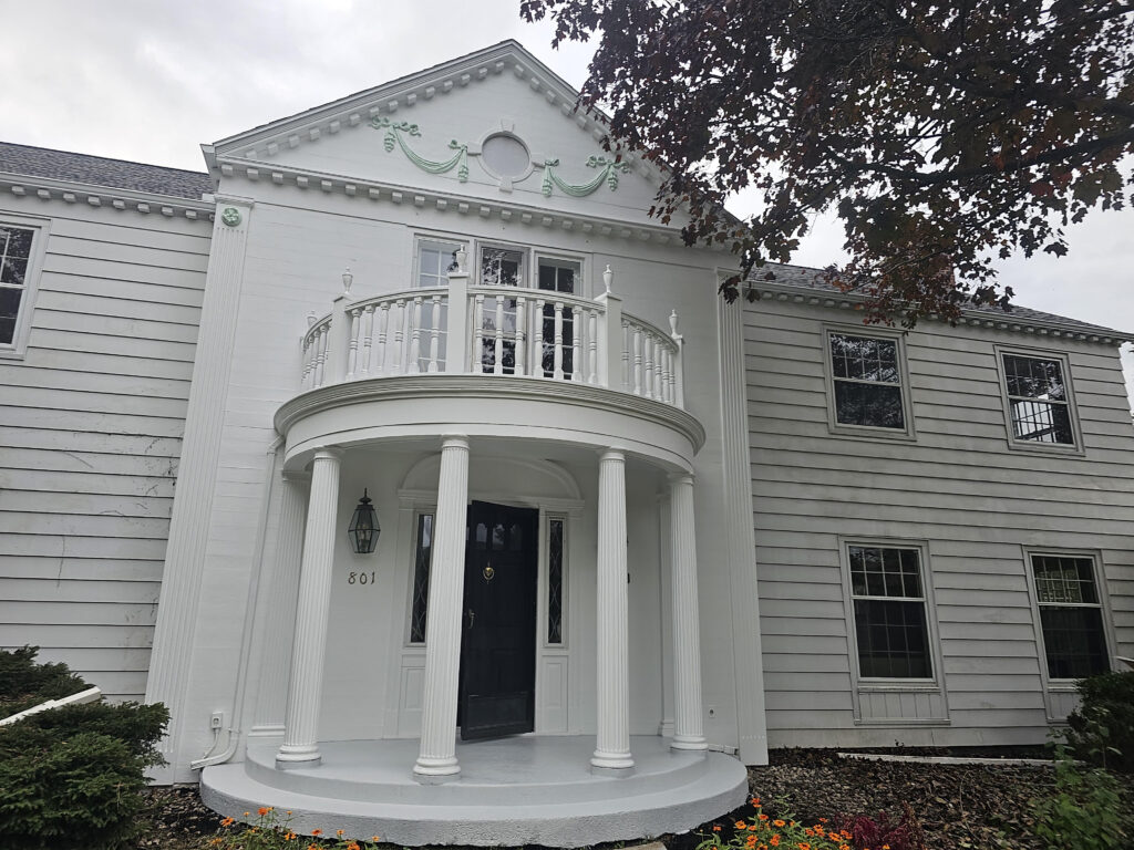 Lansing, MI's Top House Painting Experts - Four Seasons Painting Pro Serving Lansing and Genesee County Michigan 810 869 0990